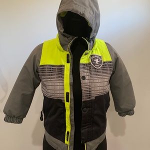 obermeyer ski jacket I- GROW boys Size 4.